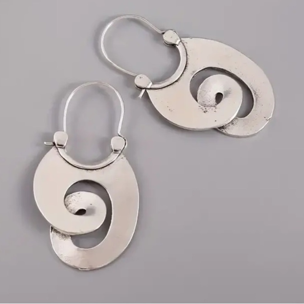 Silver Swirl Boho Earrings Geometric Irregular Dangle - Picture 5 of 7